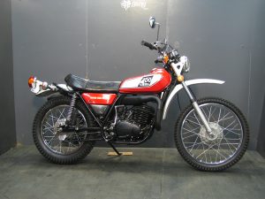 DT250DT400用FRP製フロントフェンダー