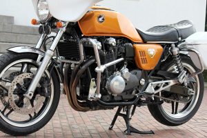 CB1100バンパー取り付け