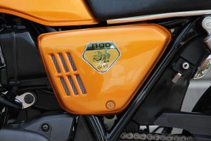 CB1100サイドカバー取り付けイメージ