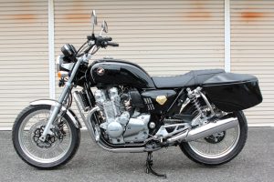 CB1100サイドカバー取り付けイメージ