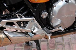 CB1100フロントステップ取り付けイメージ