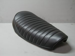 AT1/AT125シートカバー張替イメージ1