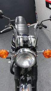 W400/W650/W800メーターカバー